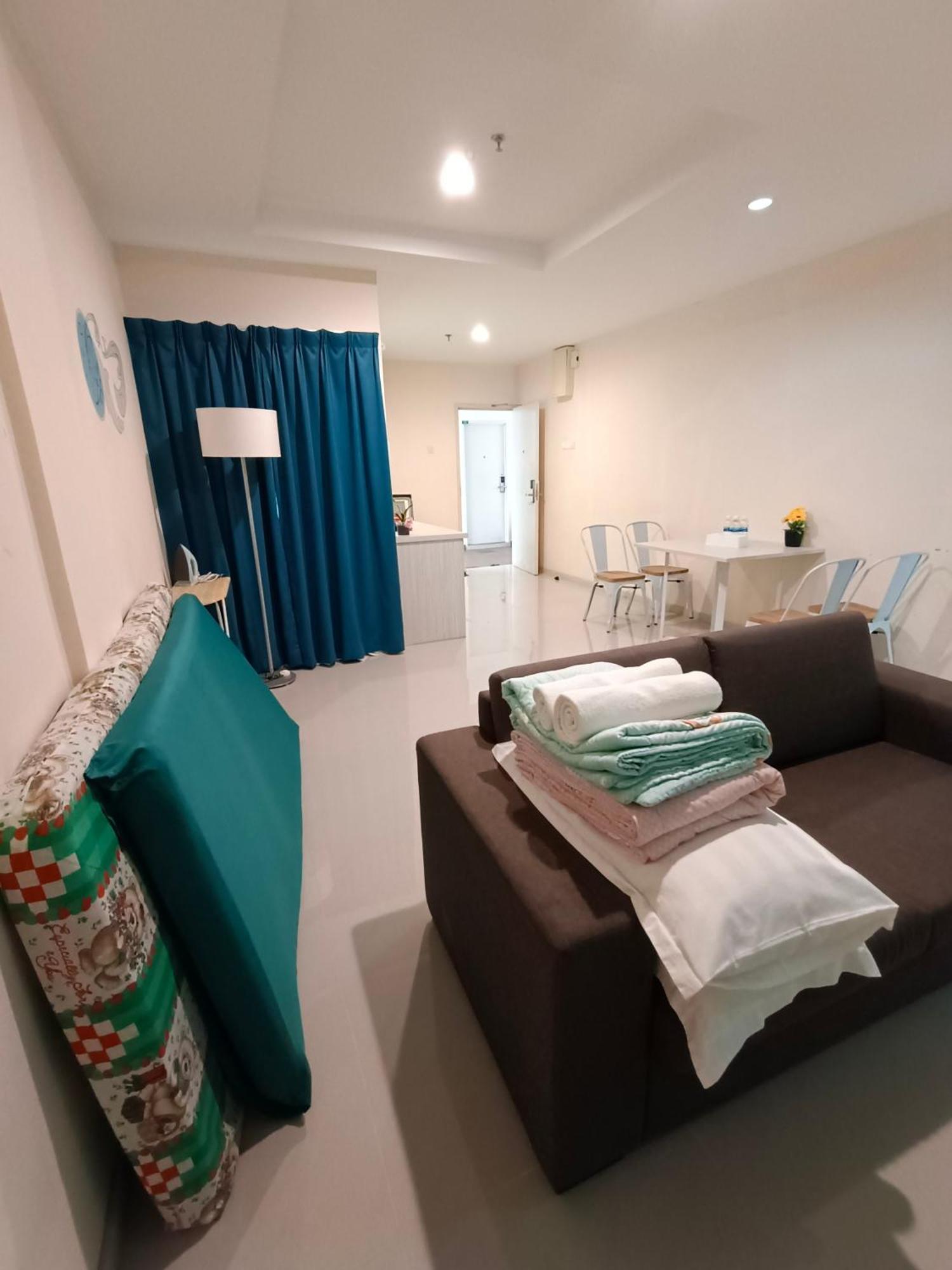 Glossy Marina Homestays Lumut Bilik gambar